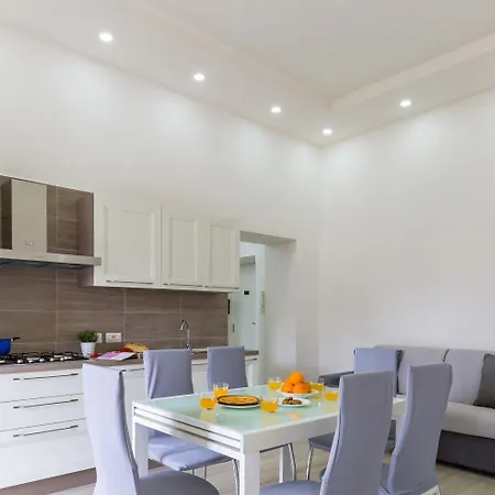 Chiara Modern By Wonderful Italy Apartament Neapol